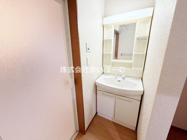 ��ʌ��������܎s��΋搼��4���ڂ̒��È�ˌ��Ă̐��ʑ�E���ʏ�