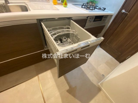 その他　【食洗機】フルオープンの食洗機搭載のシステムキッチン♪食器を洗っている間に、お洗濯物を畳んだり出来て、家事効率がＵＰ♪
