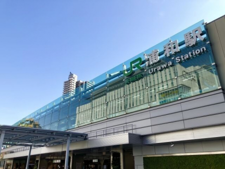 周辺環境　浦和駅(JR 京浜東北線) 徒歩28分。 2220m