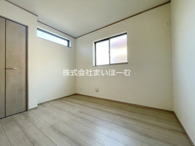 ʌs̉5ڂ̐VzˌĂ̂̑