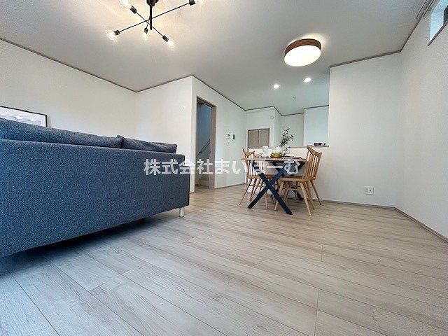 ʌs̉5ڂ̐VzˌẴrO