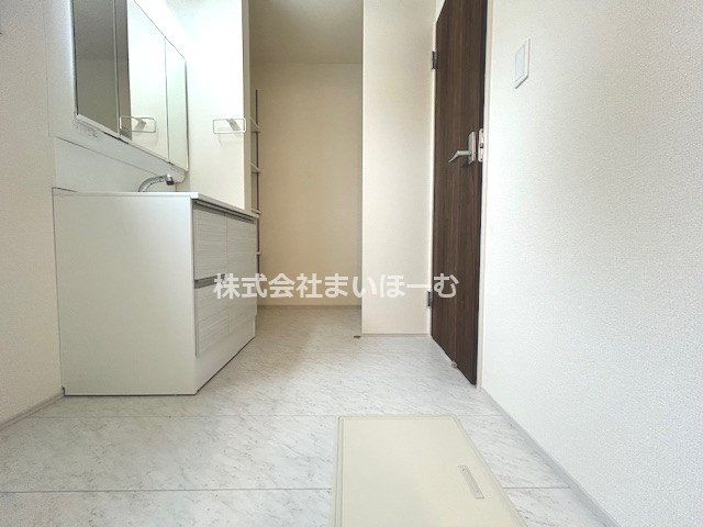 ʌs厚Vh ̐VzˌĂ̐ʑEʏ