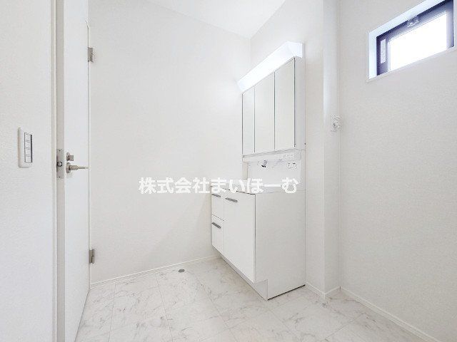 ʌsL3ڂ̐VzˌĂ̐ʑEʏ