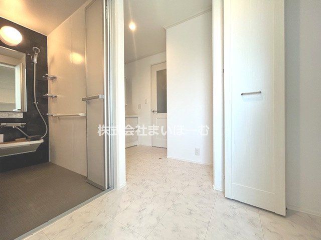 ʌssoH5ڂ̒ÈˌĂ̐ʑEʏ