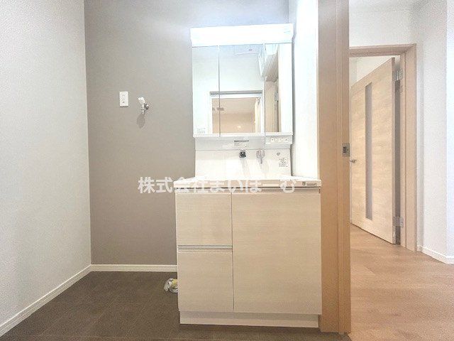 ʌs3ڂ̒ÈˌĂ̐ʑEʏ