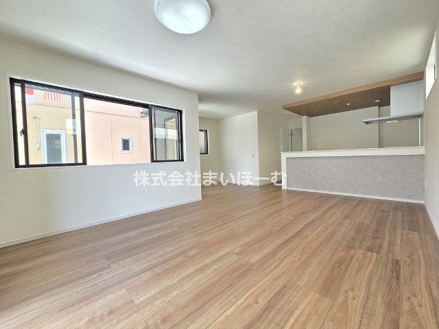 ʌs̉3ڂ̐VzˌẴrO