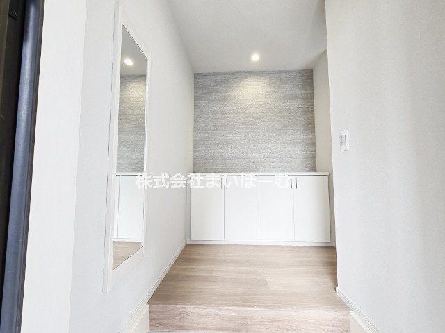 ʌ܎sYa搣5ڂ̐VzˌĂ̌