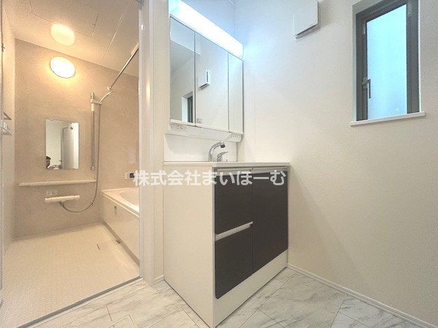 ʌsJ{2ڂ̐VzˌĂ̐ʑEʏ