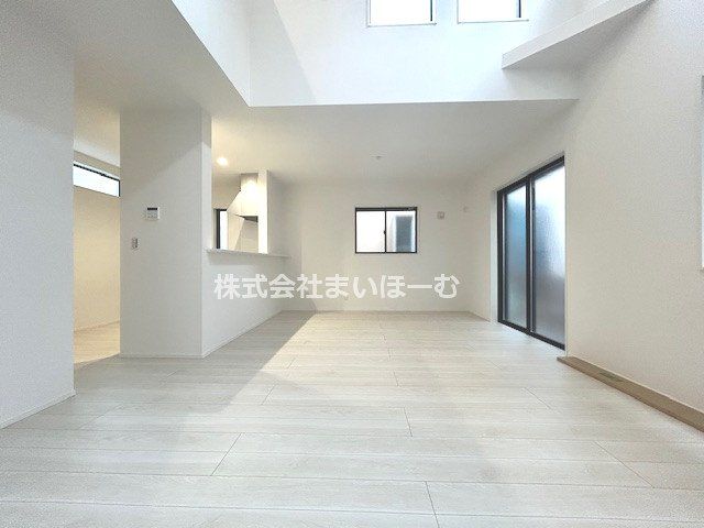 ʌs씵J5ڂ̐VzˌẴrO