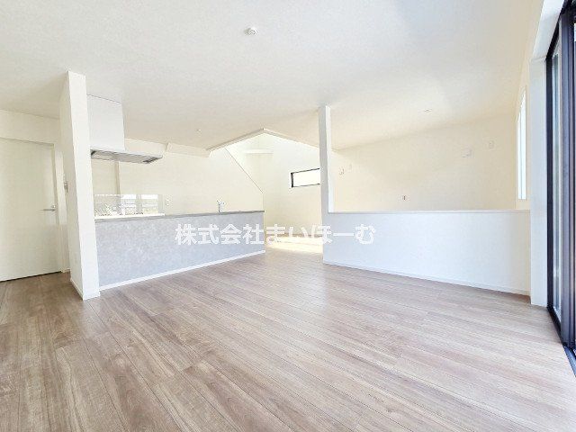 ʌ܎sYa匴2ڂ̐VzˌẴrO