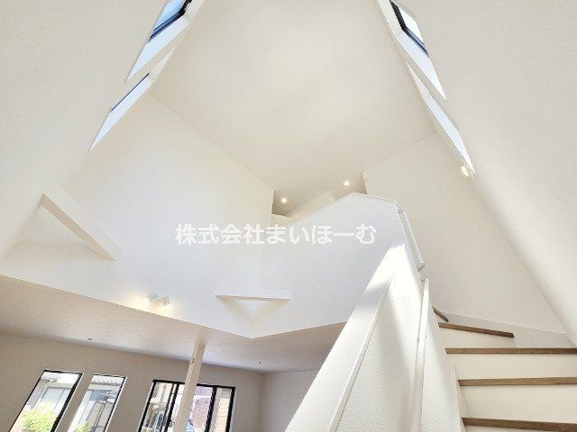 ʌ܎sYa匴2ڂ̐VzˌẴrO