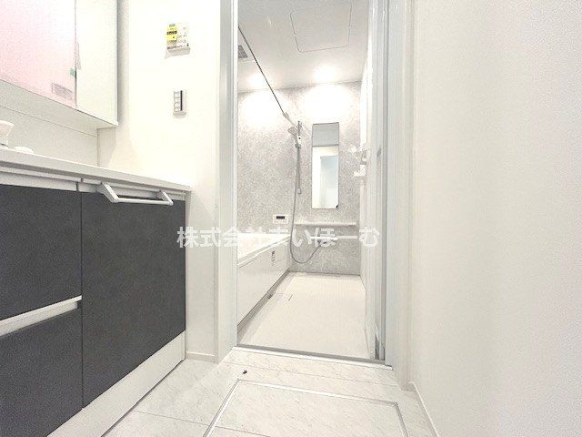 ʌ˓cs˓c ̐VzˌĂ̐ʑEʏ