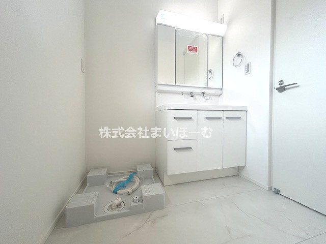 ʌs厚 ̐VzˌĂ̐ʑEʏ