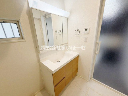 ʌ܎s{kܒ2ڂ̒ÈˌĂ̐ʑEʏ