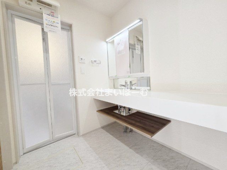 ʌ܎s΋厚RVc ̐VzˌĂ̐ʑEʏ