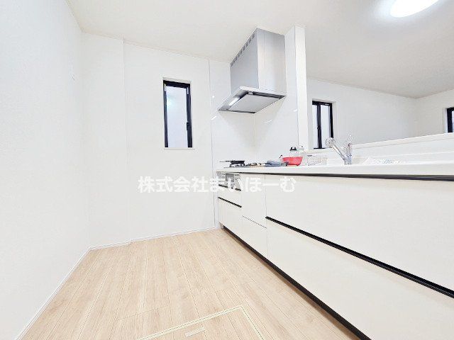 ��ʌ�����s�k���� �̐V�z��ˌ��ẴL�b�`��