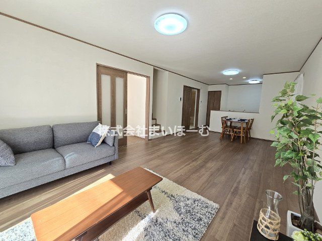 ʌs≺3ڂ̐VzˌẴrO