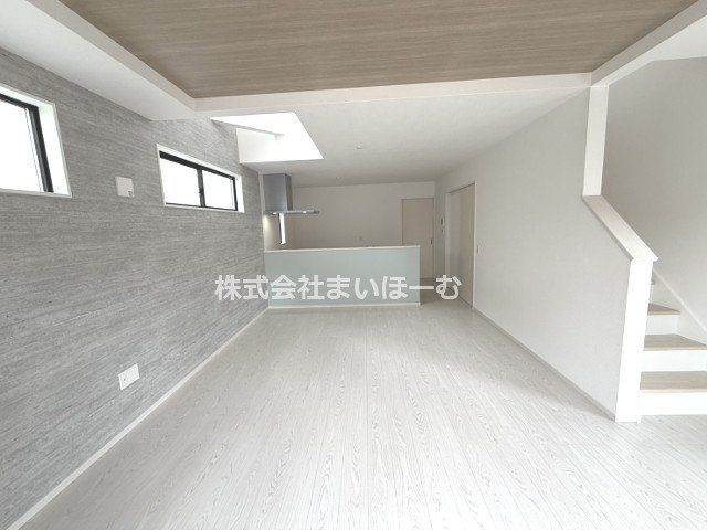 ʌ܎s΋厚O ̐VzˌẴrO