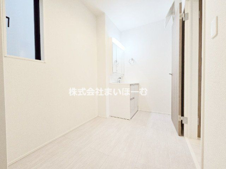 ʌs̉3ڂ̐VzˌĂ̐ʑEʏ