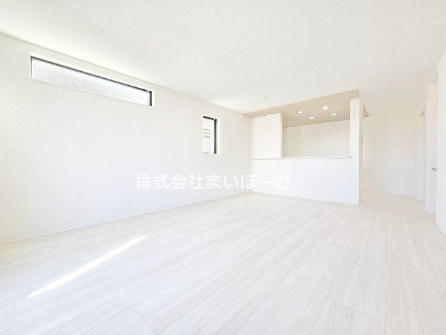 ʌs̉3ڂ̐VzˌẴrO