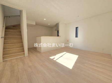 ��ʌ�����s����1���ڂ̐V�z��ˌ��Ẵ��r���O