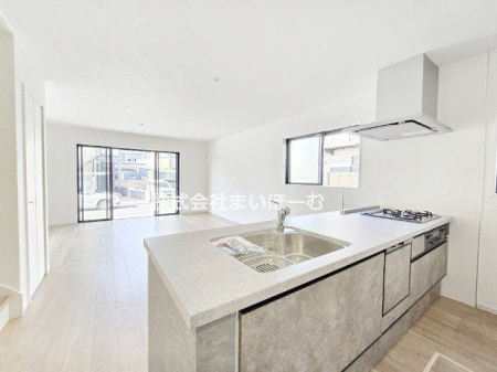 ��ʌ�����s���2���ڂ̐V�z��ˌ��Ẵ��r���O