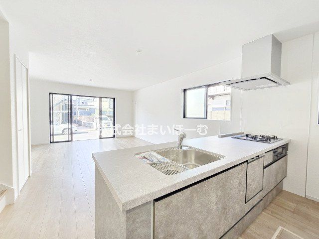 ��ʌ�����s���2���ڂ̐V�z��ˌ��Ẵ��r���O