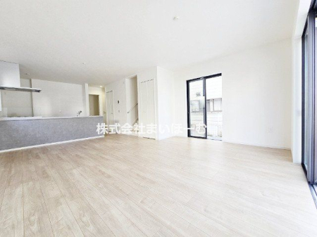 ��ʌ�����s���2���ڂ̐V�z��ˌ��Ẵ��r���O