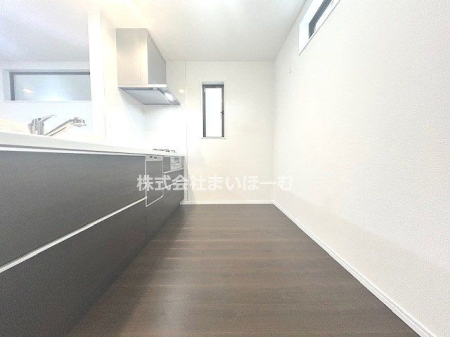 ��ʌ�����s��1���ڂ̐V�z��ˌ��ẴL�b�`��