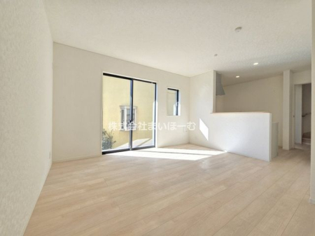 ��ʌ�����s������3���ڂ̐V�z��ˌ��Ẵ��r���O