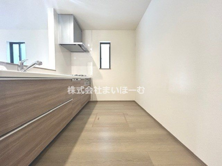 ��ʌ�����s����2���ڂ̐V�z��ˌ��ẴL�b�`��