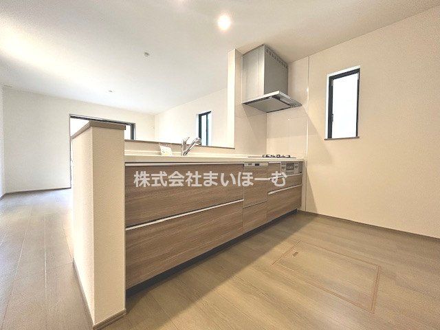 ��ʌ�����s����2���ڂ̐V�z��ˌ��ẴL�b�`��