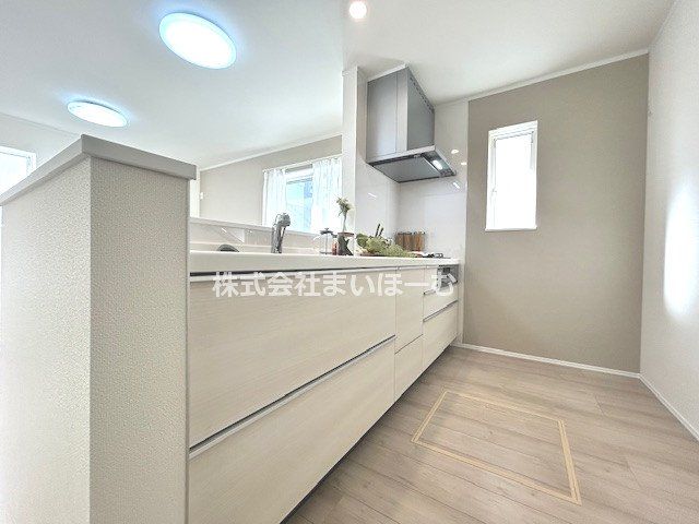 ��ʌ�����s������ �̐V�z��ˌ��ẴL�b�`��