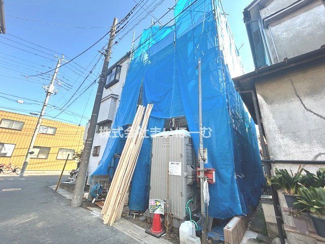 ��ʌ�����s�{�O��3���ڂ̐V�z��ˌ��Ă̌��n�O�ώʐ^