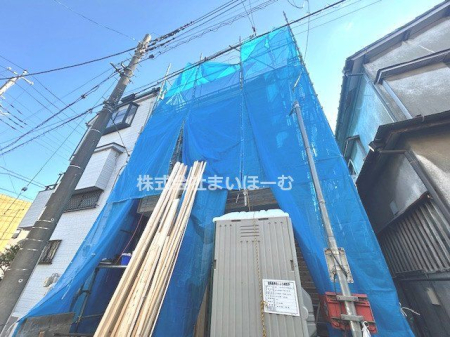 ��ʌ�����s�{�O��3���ڂ̐V�z��ˌ��Ă̌��n�O�ώʐ^