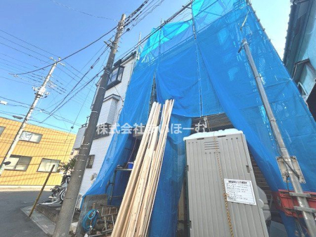 ��ʌ�����s�{�O��3���ڂ̐V�z��ˌ��Ă̌��n�O�ώʐ^