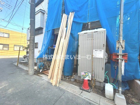 ��ʌ�����s�{�O��3���ڂ̐V�z��ˌ��Ă̌��n�O�ώʐ^