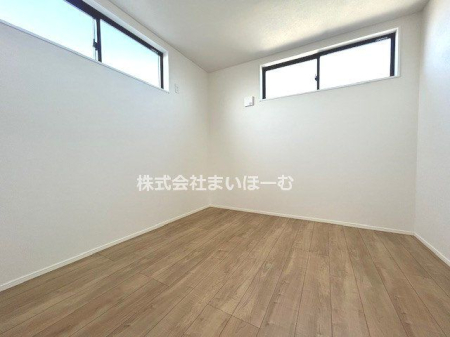 ��ʌ�����s�O��4���ڂ̐V�z��ˌ��Ă̂��̑�����