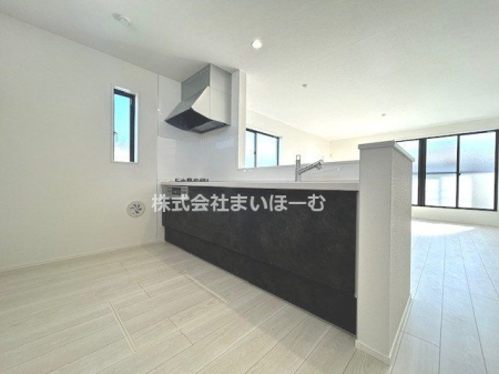 ��ʌ�����s����3���ڂ̐V�z��ˌ��ẴL�b�`��