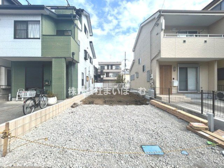 ��ʌ�����s������1���ڂ̐V�z��ˌ��Ă̌��n�O�ώʐ^