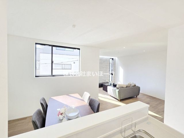 ��ʌ�����s������1���ڂ̐V�z��ˌ��Ẵ��r���O