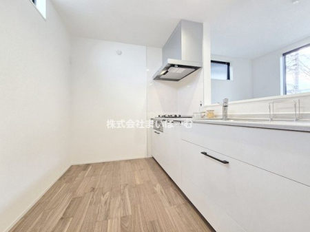 ��ʌ�����s������1���ڂ̐V�z��ˌ��ẴL�b�`��