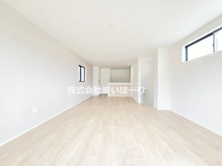 ��ʌ�����s������2���ڂ̐V�z��ˌ��Ẵ��r���O