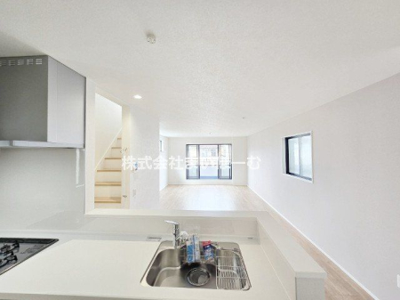 ��ʌ�����s������2���ڂ̐V�z��ˌ��Ẵ��r���O