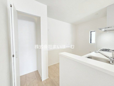 ��ʌ�����s������2���ڂ̐V�z��ˌ��ẴL�b�`��