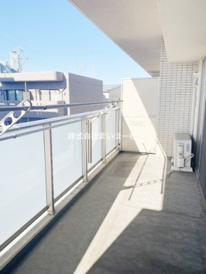 ��ʌ�����s�≺��3���ڂ̒��Ã}���V�����̃o���R�j�[