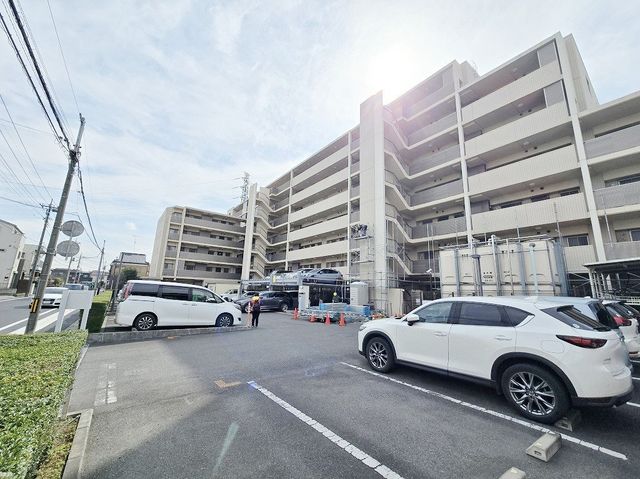 ��ʌ�����s�≺��3���ڂ̒��Ã}���V�����̌��n�O�ώʐ^