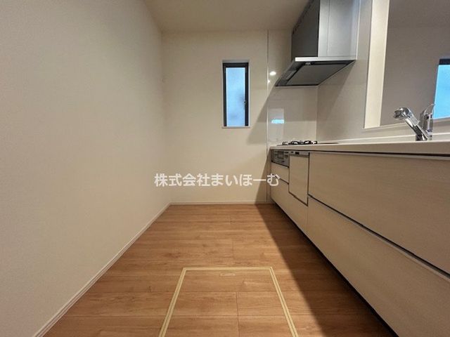 �����s������Z��2���ڂ̐V�z��ˌ��ẴL�b�`��