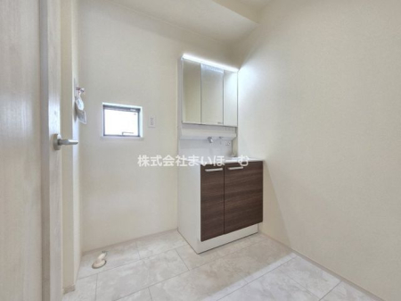 �����s���揬����4���ڂ̐V�z��ˌ��Ă̐��ʑ�E���ʏ�