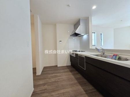 �����s���揬����4���ڂ̐V�z��ˌ��ẴL�b�`��